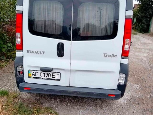Білий Рено Трафік, об'ємом двигуна 2 л та пробігом 280 тис. км за 10000 $, фото 1 на Automoto.ua