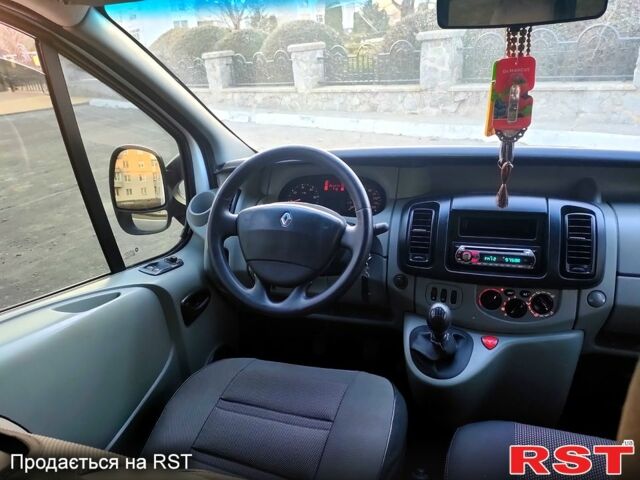 Белый Рено Трафик, объемом двигателя 2 л и пробегом 350 тыс. км за 7800 $, фото 8 на Automoto.ua