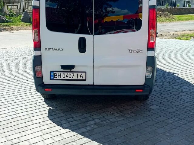 Белый Рено Трафик, объемом двигателя 2 л и пробегом 0 тыс. км за 7900 $, фото 4 на Automoto.ua
