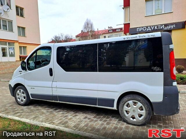 Белый Рено Трафик, объемом двигателя 20 л и пробегом 170 тыс. км за 12600 $, фото 2 на Automoto.ua