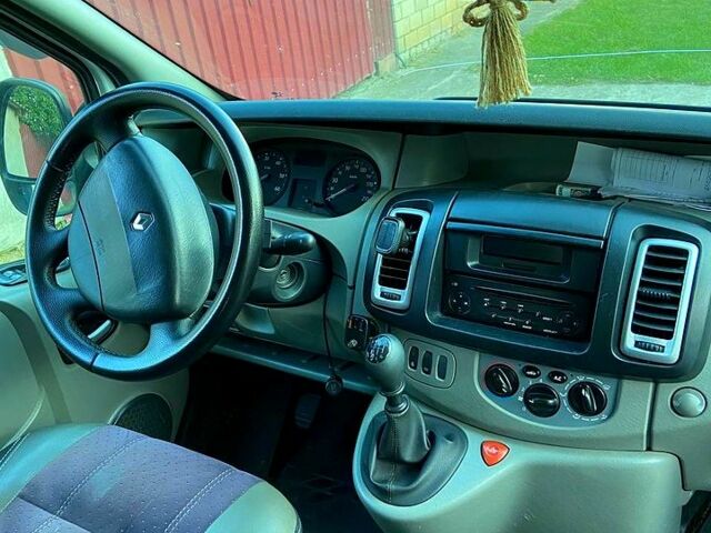 Белый Рено Трафик, объемом двигателя 2 л и пробегом 330 тыс. км за 8700 $, фото 4 на Automoto.ua