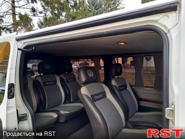 Белый Рено Трафик, объемом двигателя 20 л и пробегом 170 тыс. км за 12600 $, фото 8 на Automoto.ua