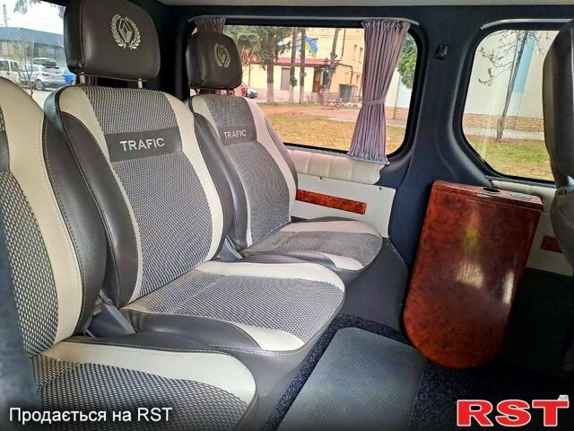 Белый Рено Трафик, объемом двигателя 20 л и пробегом 170 тыс. км за 12600 $, фото 11 на Automoto.ua