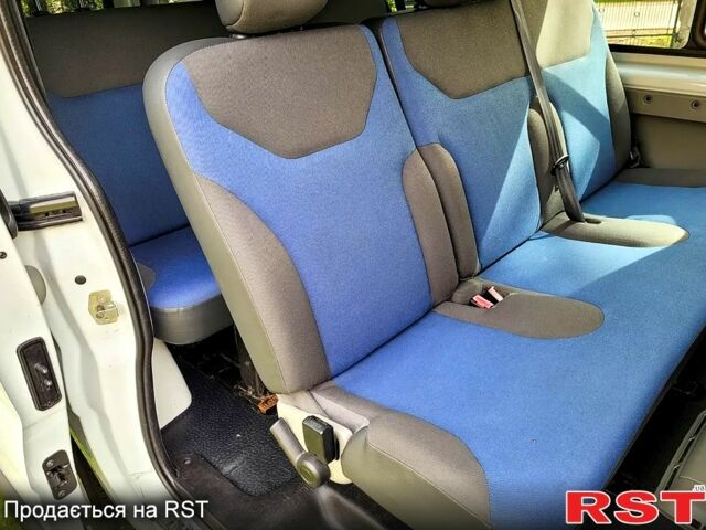 Білий Рено Трафік, об'ємом двигуна 2 л та пробігом 230 тис. км за 5700 $, фото 12 на Automoto.ua