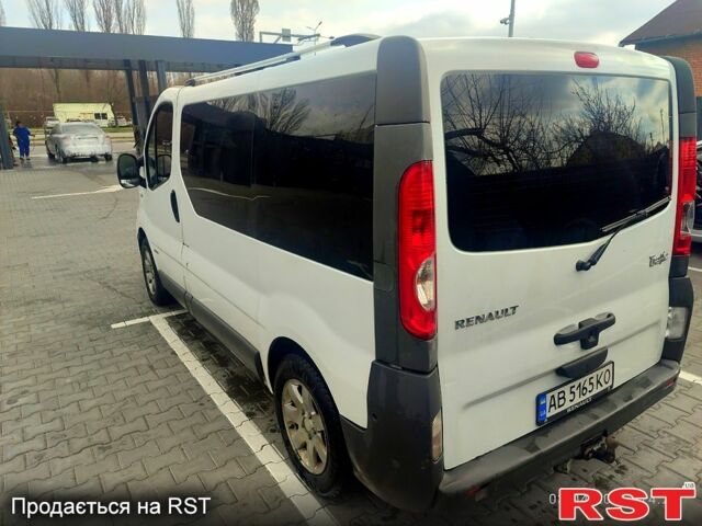 Белый Рено Трафик, объемом двигателя 2 л и пробегом 325 тыс. км за 10800 $, фото 4 на Automoto.ua
