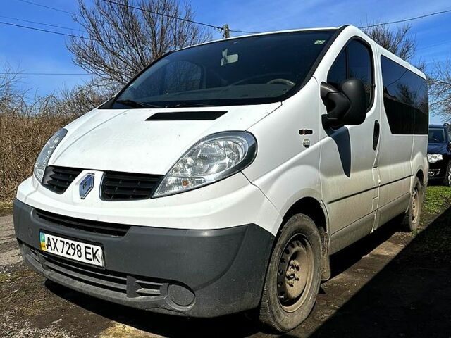 Белый Рено Трафик, объемом двигателя 2 л и пробегом 333 тыс. км за 7700 $, фото 3 на Automoto.ua