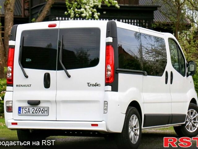 Білий Рено Трафік, об'ємом двигуна 2 л та пробігом 230 тис. км за 5700 $, фото 2 на Automoto.ua