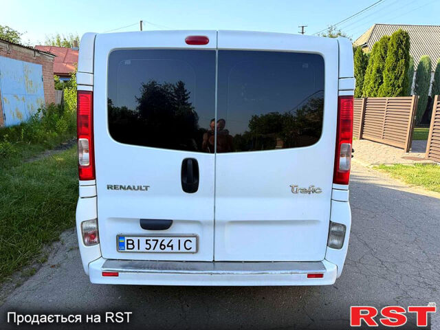 Белый Рено Трафик, объемом двигателя 2 л и пробегом 250 тыс. км за 8850 $, фото 3 на Automoto.ua