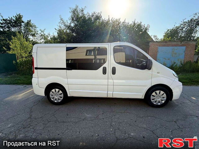 Белый Рено Трафик, объемом двигателя 2 л и пробегом 250 тыс. км за 8850 $, фото 2 на Automoto.ua