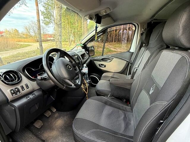 Белый Рено Трафик, объемом двигателя 1.6 л и пробегом 300 тыс. км за 14500 $, фото 5 на Automoto.ua