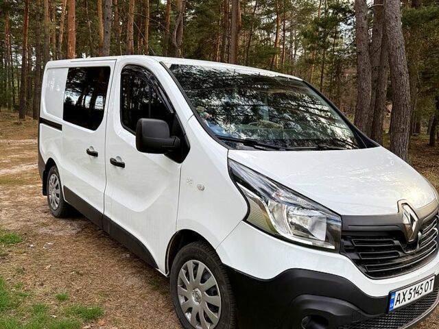 Белый Рено Трафик, объемом двигателя 1.6 л и пробегом 300 тыс. км за 14500 $, фото 2 на Automoto.ua