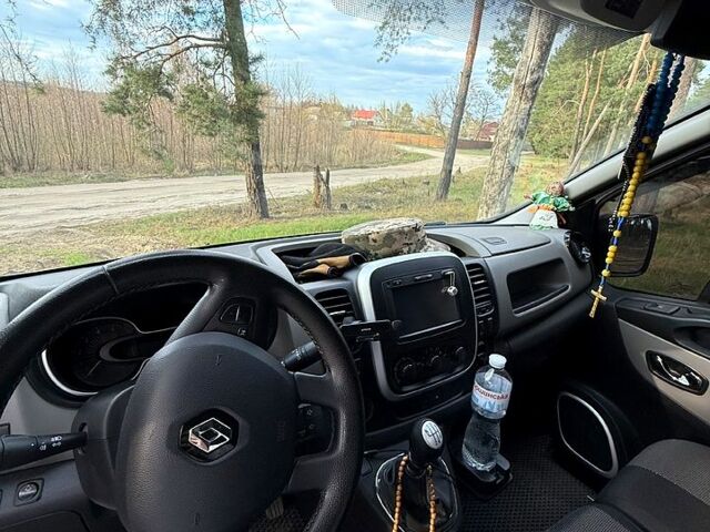 Белый Рено Трафик, объемом двигателя 1.6 л и пробегом 300 тыс. км за 14500 $, фото 7 на Automoto.ua