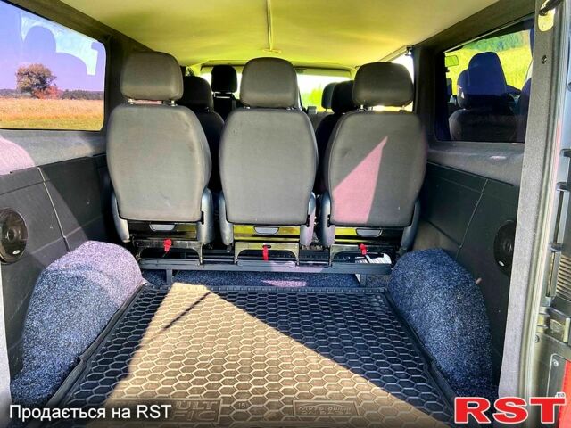 Белый Рено Трафик, объемом двигателя 1.6 л и пробегом 223 тыс. км за 15800 $, фото 6 на Automoto.ua