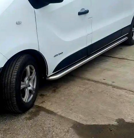 Белый Рено Трафик, объемом двигателя 1.6 л и пробегом 278 тыс. км за 15900 $, фото 2 на Automoto.ua