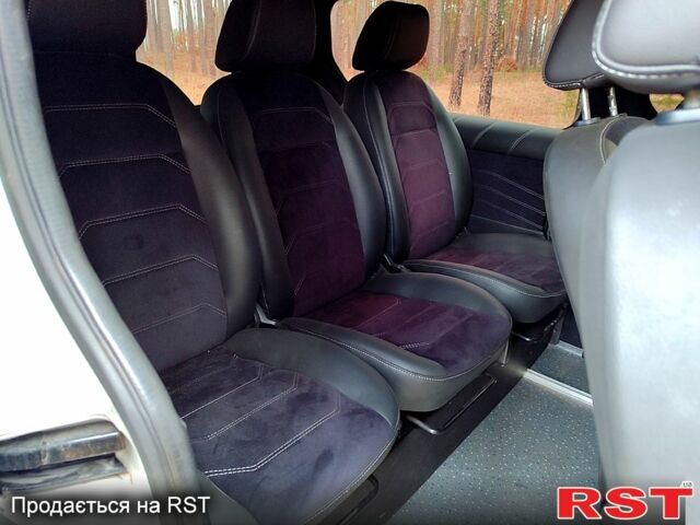 Белый Рено Трафик, объемом двигателя 1.6 л и пробегом 252 тыс. км за 1720 $, фото 4 на Automoto.ua