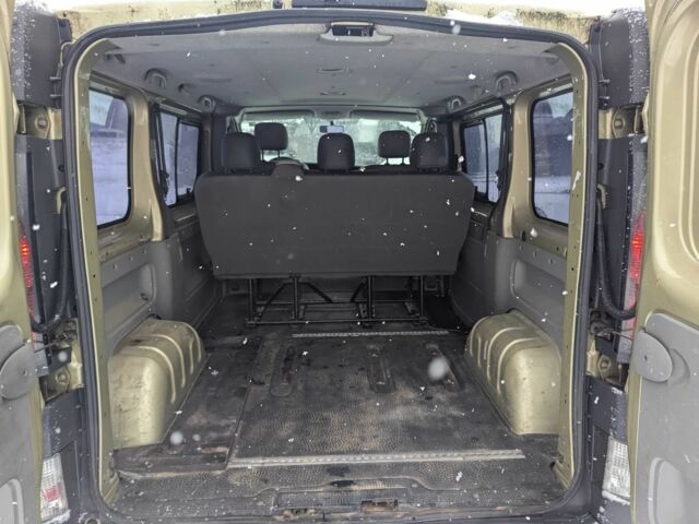 Бежевый Рено Трафик, объемом двигателя 2.5 л и пробегом 296 тыс. км за 3999 $, фото 17 на Automoto.ua