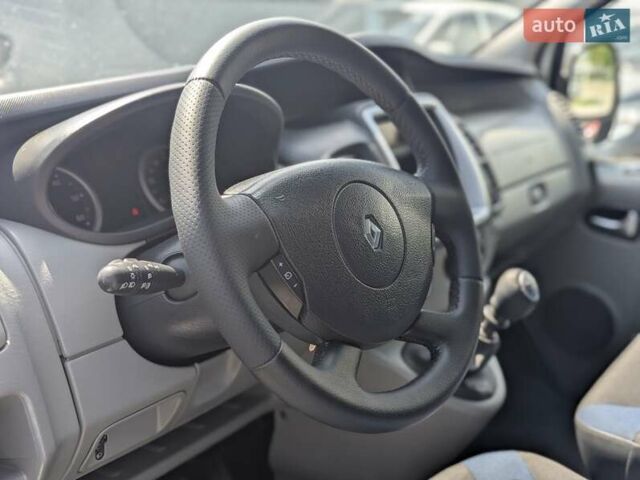 Бежевый Рено Трафик, объемом двигателя 2 л и пробегом 261 тыс. км за 13750 $, фото 27 на Automoto.ua