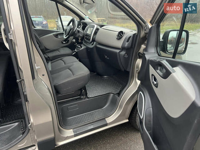 Бежевый Рено Трафик, объемом двигателя 1.6 л и пробегом 230 тыс. км за 16222 $, фото 19 на Automoto.ua