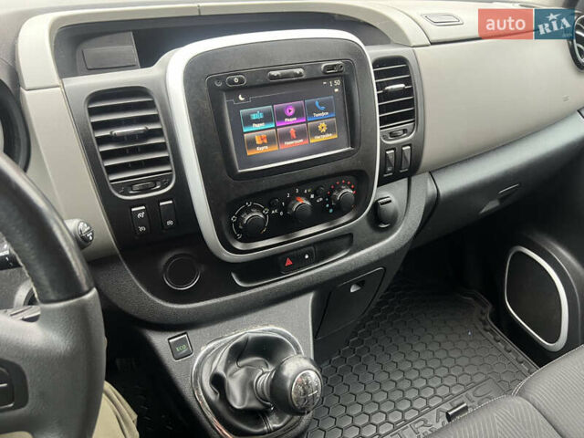 Бежевый Рено Трафик, объемом двигателя 1.6 л и пробегом 230 тыс. км за 16222 $, фото 15 на Automoto.ua