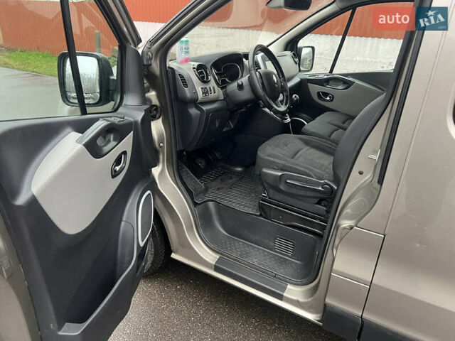 Бежевый Рено Трафик, объемом двигателя 1.6 л и пробегом 303 тыс. км за 15777 $, фото 10 на Automoto.ua