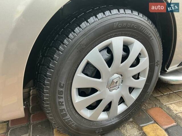 Бежевый Рено Трафик, объемом двигателя 1.6 л и пробегом 172 тыс. км за 16700 $, фото 35 на Automoto.ua