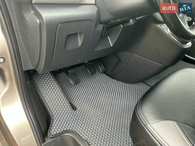 Бежевый Рено Трафик, объемом двигателя 1.6 л и пробегом 172 тыс. км за 16700 $, фото 16 на Automoto.ua