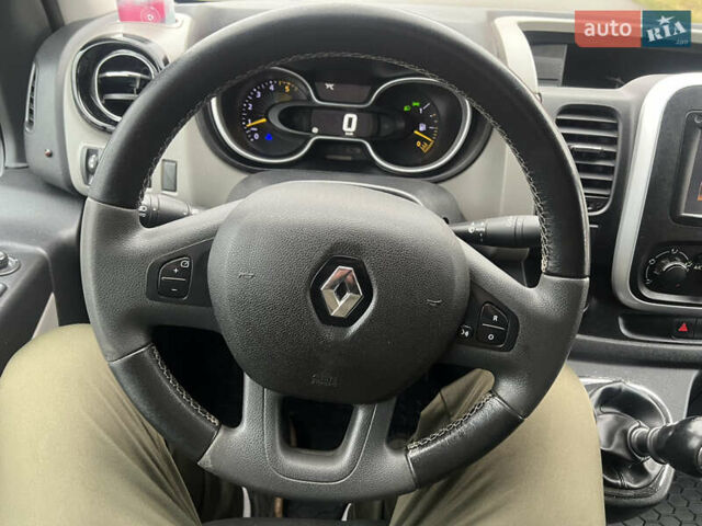 Бежевый Рено Трафик, объемом двигателя 1.6 л и пробегом 230 тыс. км за 16222 $, фото 12 на Automoto.ua