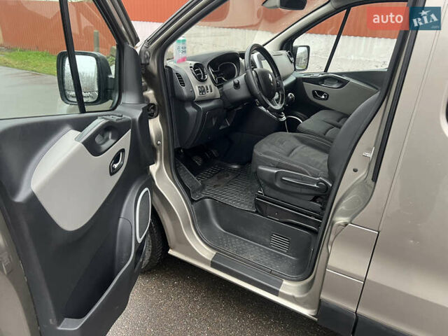 Бежевый Рено Трафик, объемом двигателя 1.6 л и пробегом 230 тыс. км за 16222 $, фото 10 на Automoto.ua