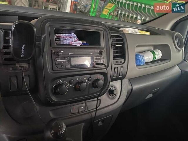 Бежевый Рено Трафик, объемом двигателя 1.6 л и пробегом 159 тыс. км за 16100 $, фото 5 на Automoto.ua