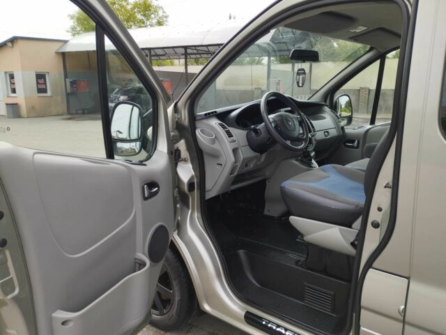 Бежевый Рено Трафик, объемом двигателя 2 л и пробегом 257 тыс. км за 13800 $, фото 5 на Automoto.ua