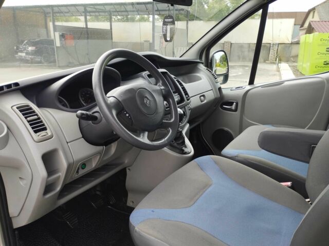 Бежевый Рено Трафик, объемом двигателя 2 л и пробегом 257 тыс. км за 13800 $, фото 6 на Automoto.ua