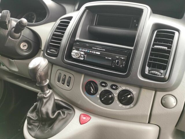 Бежевый Рено Трафик, объемом двигателя 2 л и пробегом 257 тыс. км за 13800 $, фото 9 на Automoto.ua