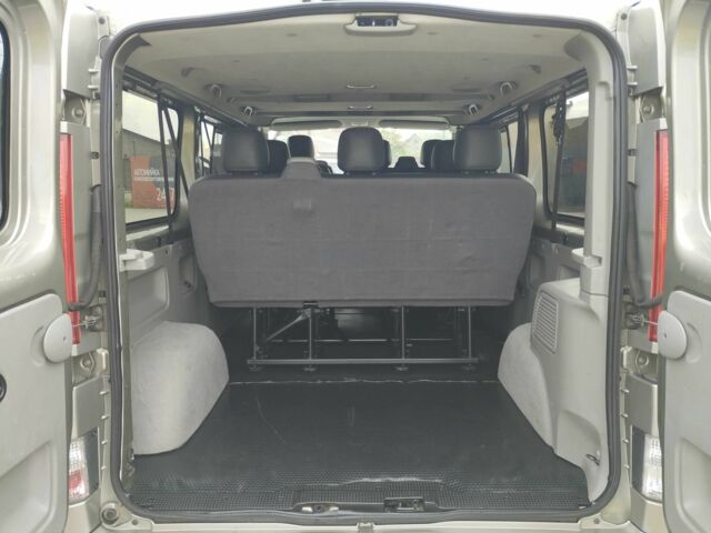 Бежевый Рено Трафик, объемом двигателя 2 л и пробегом 257 тыс. км за 13800 $, фото 14 на Automoto.ua