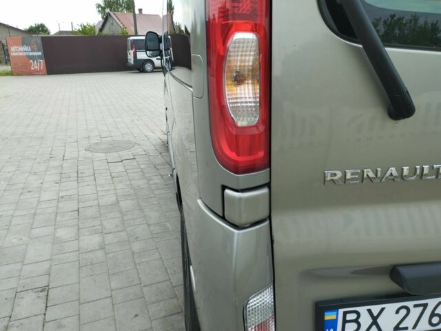 Бежевый Рено Трафик, объемом двигателя 2 л и пробегом 257 тыс. км за 13800 $, фото 17 на Automoto.ua