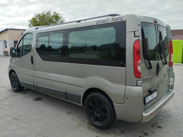 Бежевый Рено Трафик, объемом двигателя 2 л и пробегом 257 тыс. км за 13800 $, фото 4 на Automoto.ua