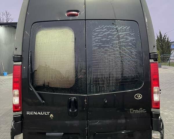Черный Рено Трафик, объемом двигателя 2.5 л и пробегом 434 тыс. км за 6700 $, фото 3 на Automoto.ua