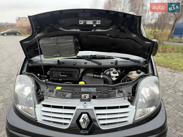 Чорний Рено Трафік, об'ємом двигуна 2 л та пробігом 301 тис. км за 12700 $, фото 23 на Automoto.ua