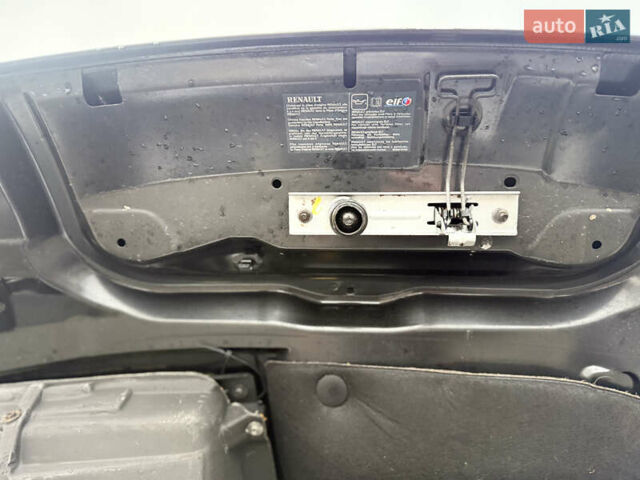 Чорний Рено Трафік, об'ємом двигуна 2 л та пробігом 301 тис. км за 12700 $, фото 25 на Automoto.ua