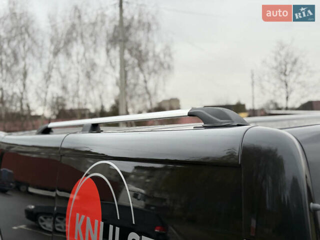 Чорний Рено Трафік, об'ємом двигуна 2 л та пробігом 301 тис. км за 12700 $, фото 12 на Automoto.ua