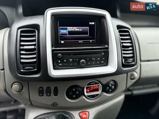 Чорний Рено Трафік, об'ємом двигуна 2 л та пробігом 301 тис. км за 12700 $, фото 21 на Automoto.ua