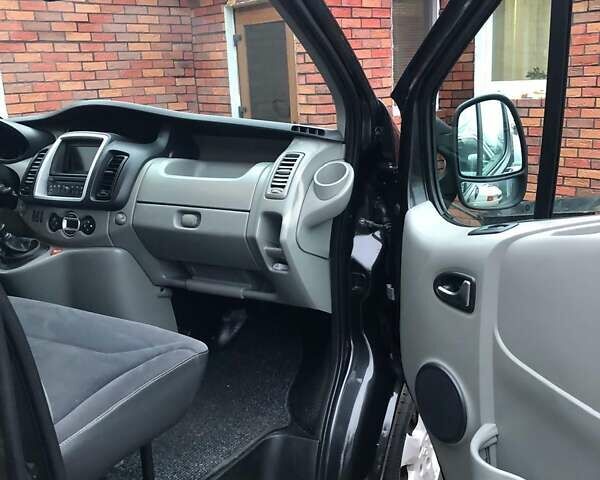 Чорний Рено Трафік, об'ємом двигуна 2 л та пробігом 126 тис. км за 14500 $, фото 11 на Automoto.ua