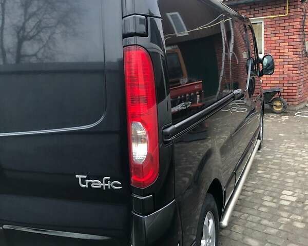 Чорний Рено Трафік, об'ємом двигуна 2 л та пробігом 126 тис. км за 14500 $, фото 5 на Automoto.ua