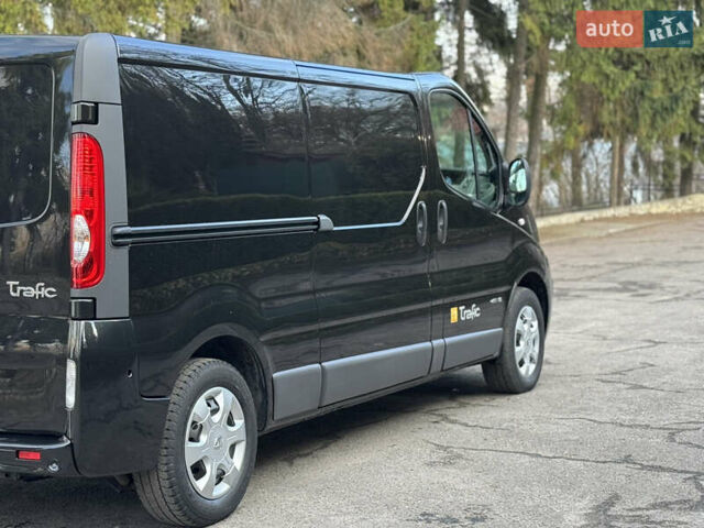 Чорний Рено Трафік, об'ємом двигуна 2 л та пробігом 255 тис. км за 13499 $, фото 17 на Automoto.ua