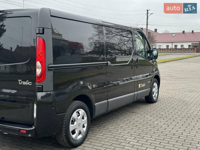 Чорний Рено Трафік, об'ємом двигуна 2 л та пробігом 255 тис. км за 13499 $, фото 22 на Automoto.ua