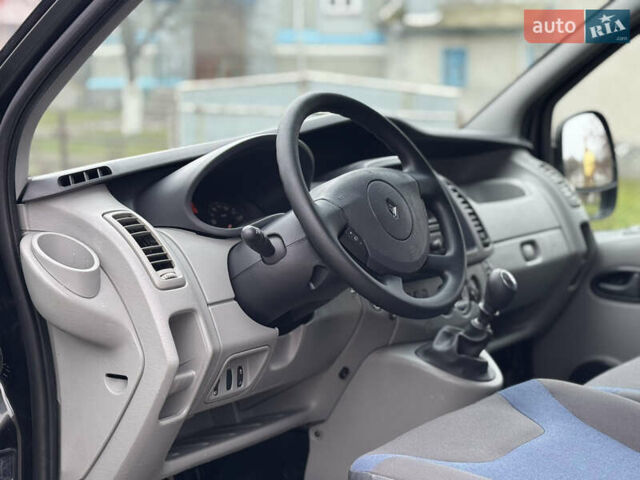 Чорний Рено Трафік, об'ємом двигуна 2 л та пробігом 255 тис. км за 13499 $, фото 39 на Automoto.ua