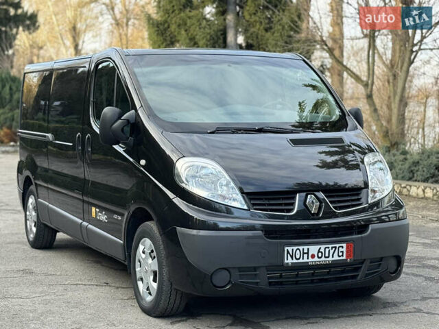Чорний Рено Трафік, об'ємом двигуна 2 л та пробігом 255 тис. км за 13499 $, фото 10 на Automoto.ua