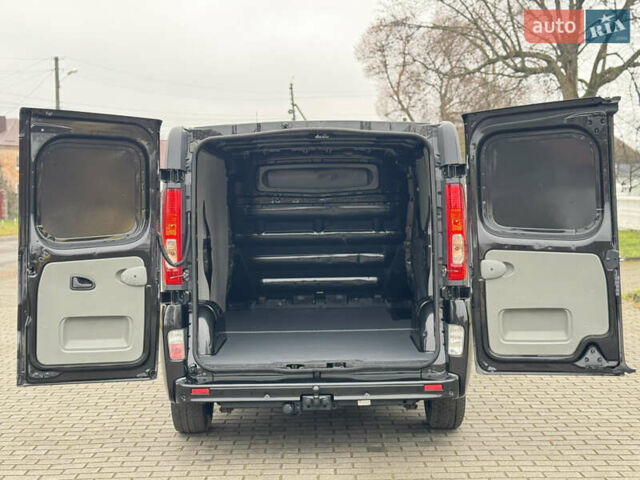 Чорний Рено Трафік, об'ємом двигуна 2 л та пробігом 255 тис. км за 13499 $, фото 26 на Automoto.ua
