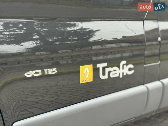 Чорний Рено Трафік, об'ємом двигуна 2 л та пробігом 255 тис. км за 13499 $, фото 35 на Automoto.ua