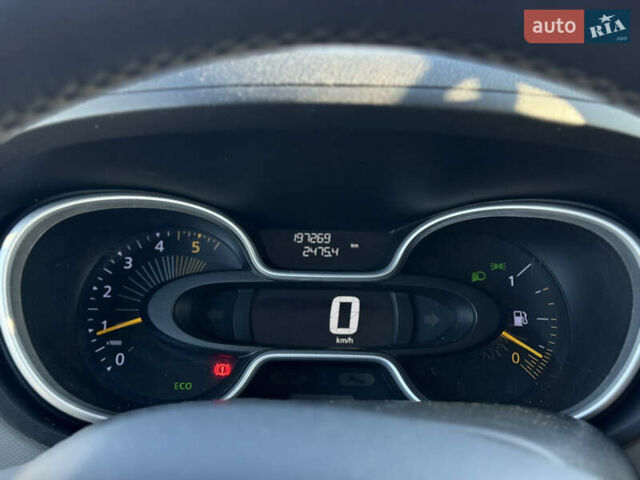 Черный Рено Трафик, объемом двигателя 1.6 л и пробегом 197 тыс. км за 13490 $, фото 24 на Automoto.ua