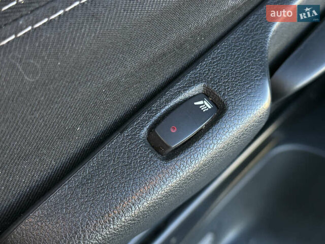 Черный Рено Трафик, объемом двигателя 1.6 л и пробегом 197 тыс. км за 13490 $, фото 17 на Automoto.ua